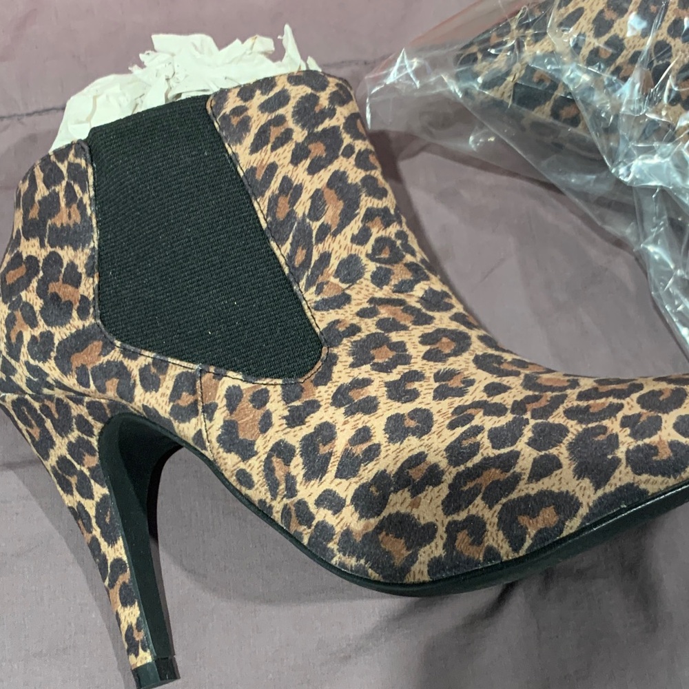 Stylish Leopard Print Ankle Booties